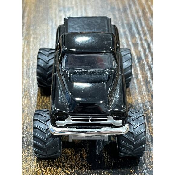 JADA 1:64 JUST TRUCKS 85 CHEVROLET C10 BLACK Die-cast - Picture 3 of 10